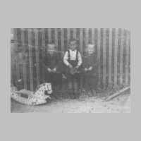 029-0013 Die drei Brueder Helmut, Horst und Heinz Maschitzki (von links).jpg